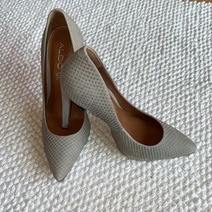 Aldo Pointed Toe Stiletto Gray Leather Pumps
